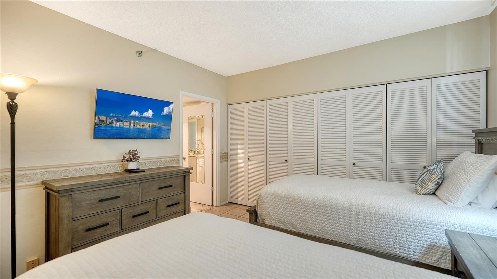 1055 GULF OF MEXICO DR #504