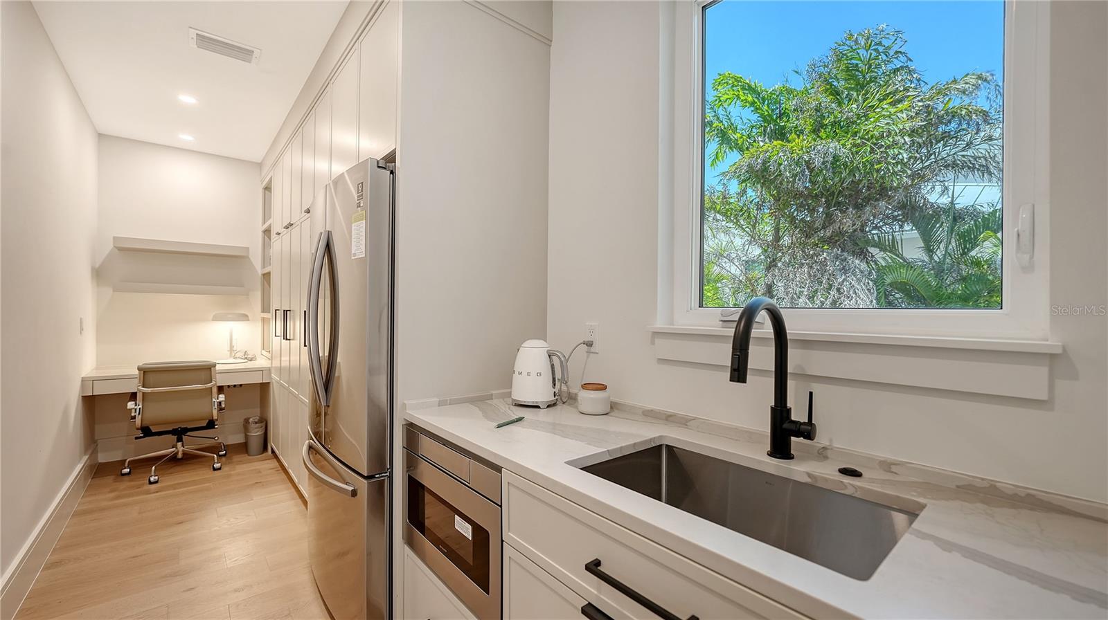 612 MOURNING DOVE DR