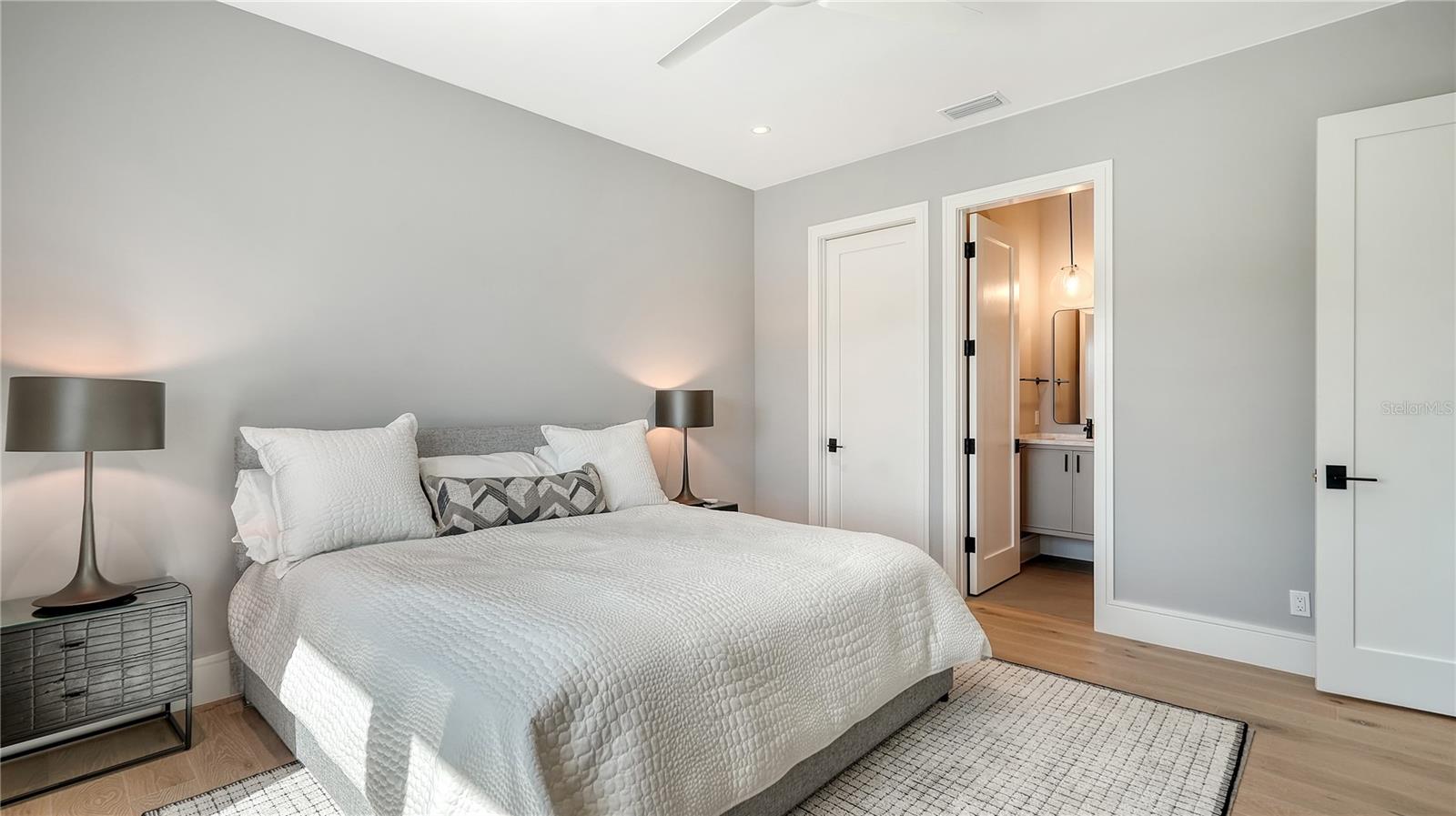 612 MOURNING DOVE DR