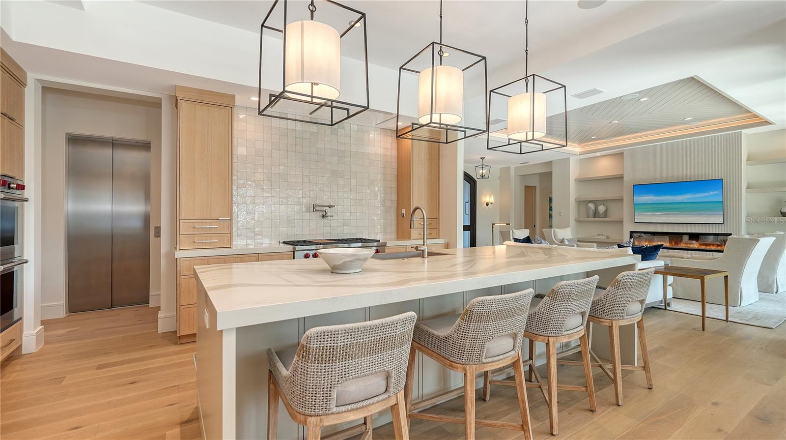 612 MOURNING DOVE DR