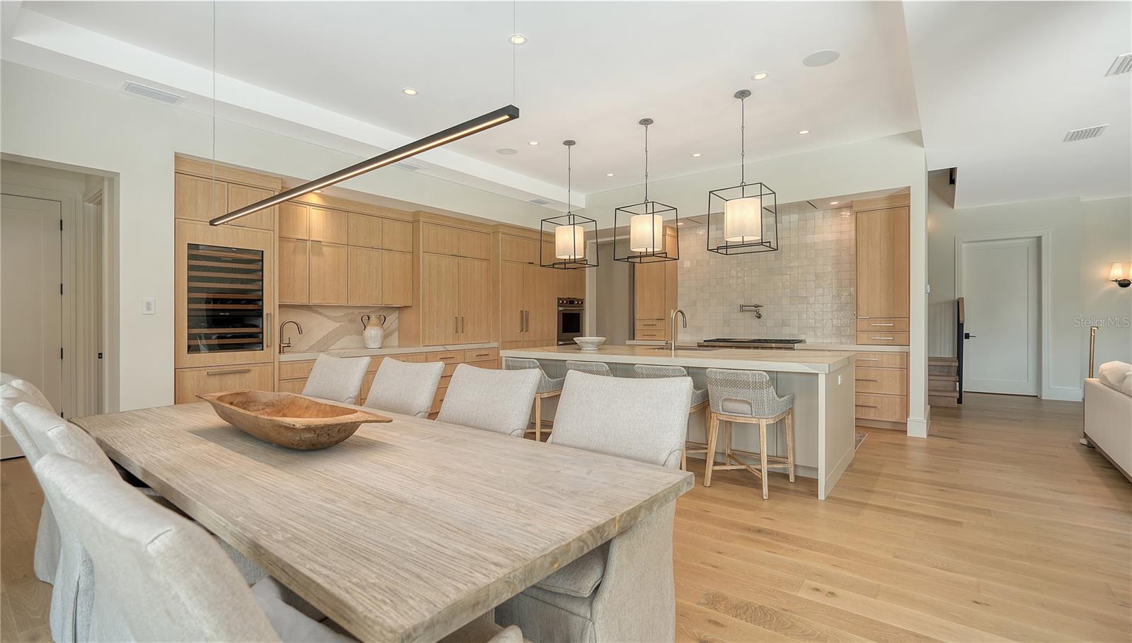 612 MOURNING DOVE DR