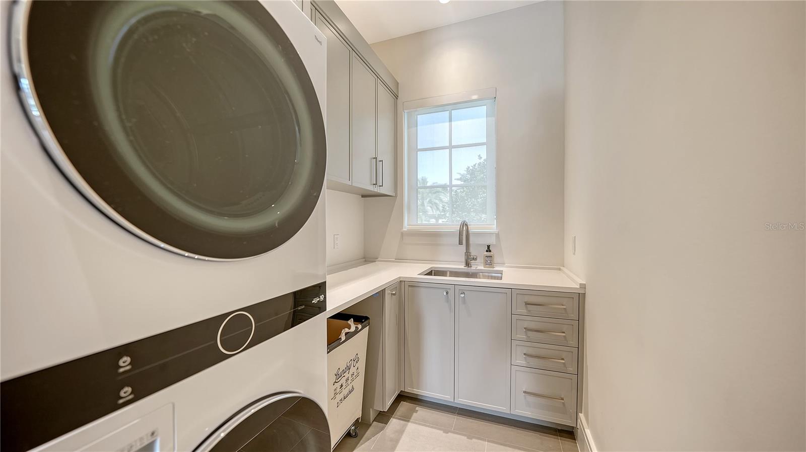 612 MOURNING DOVE DR