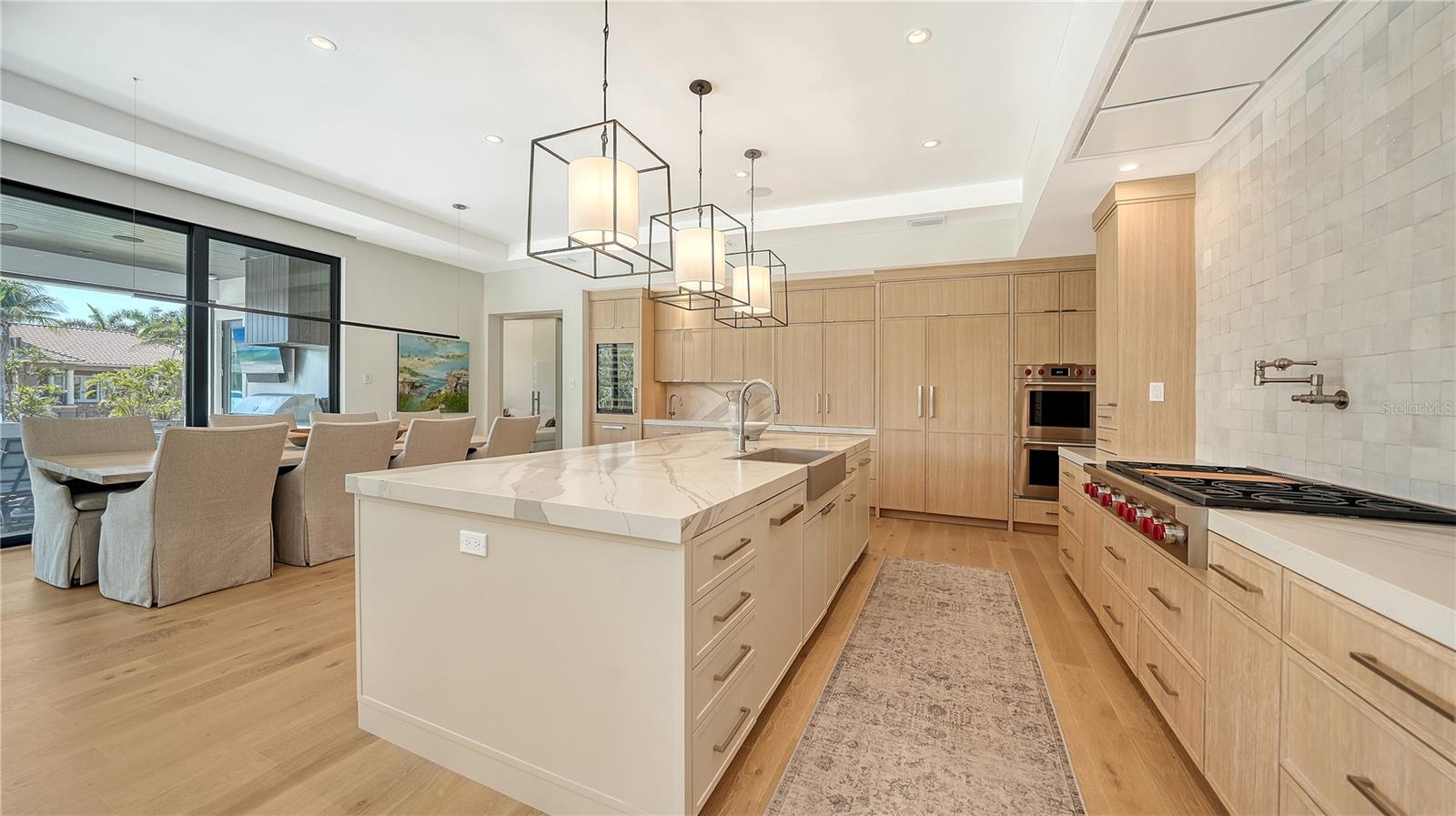 612 MOURNING DOVE DR