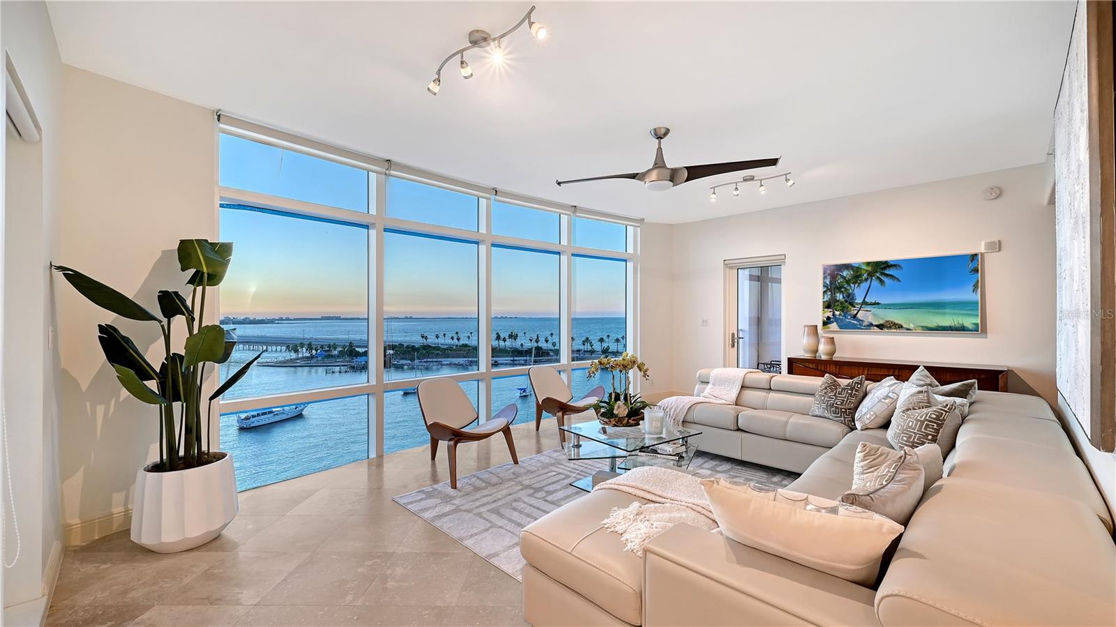 258 GOLDEN GATE PT #801