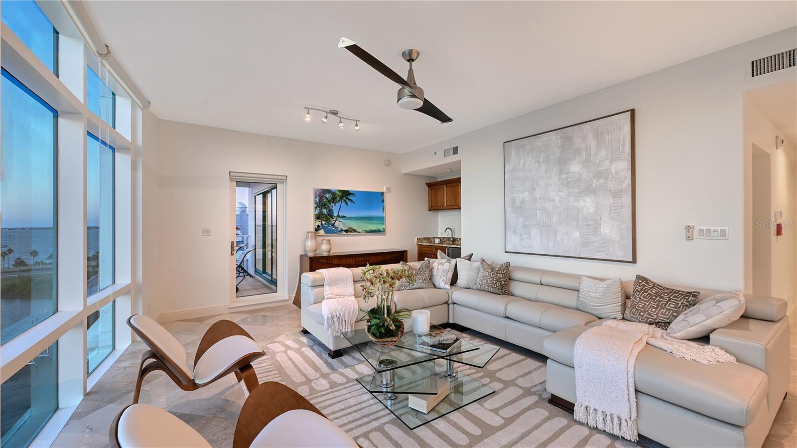 258 GOLDEN GATE PT #801