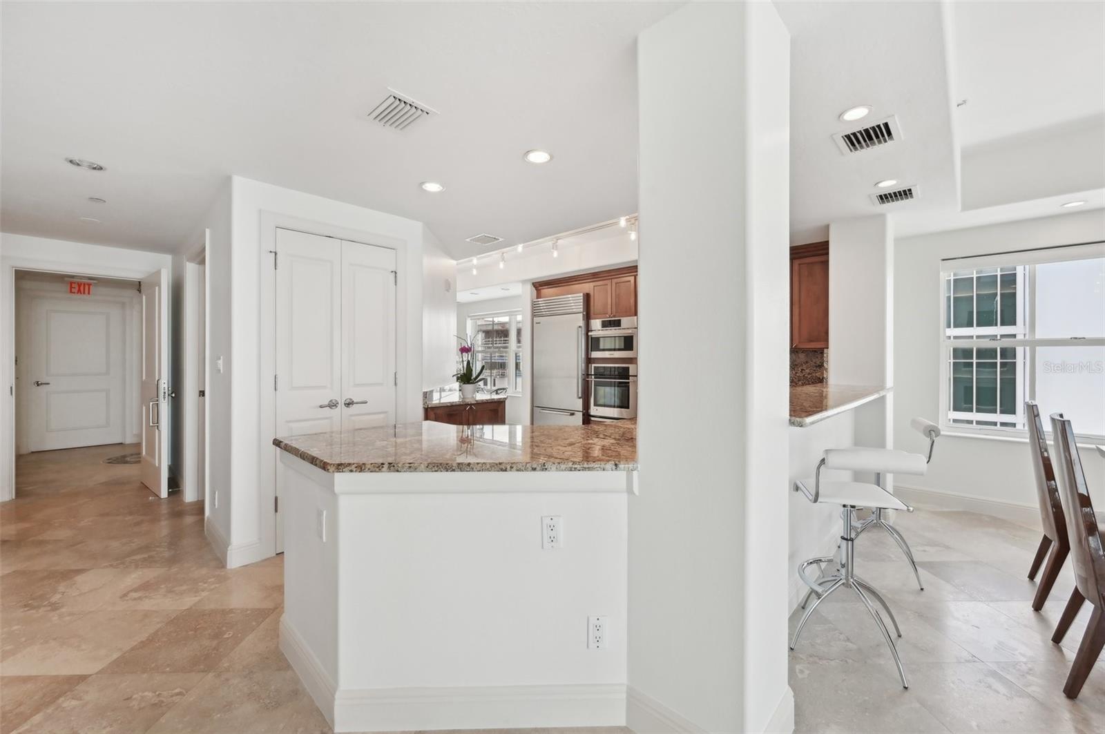 258 GOLDEN GATE PT #801