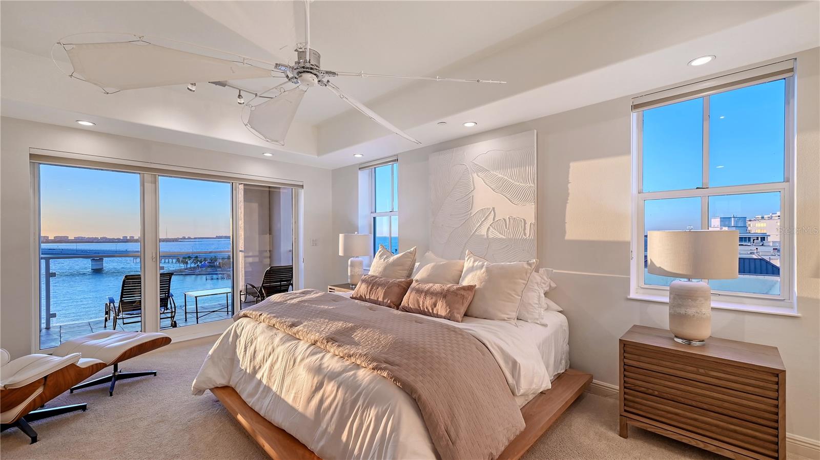 258 GOLDEN GATE PT #801