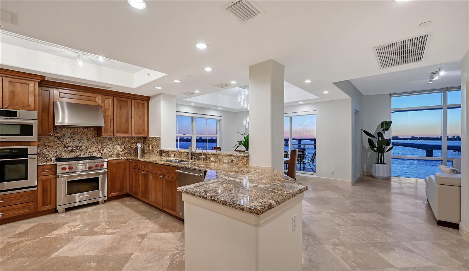 258 GOLDEN GATE PT #801