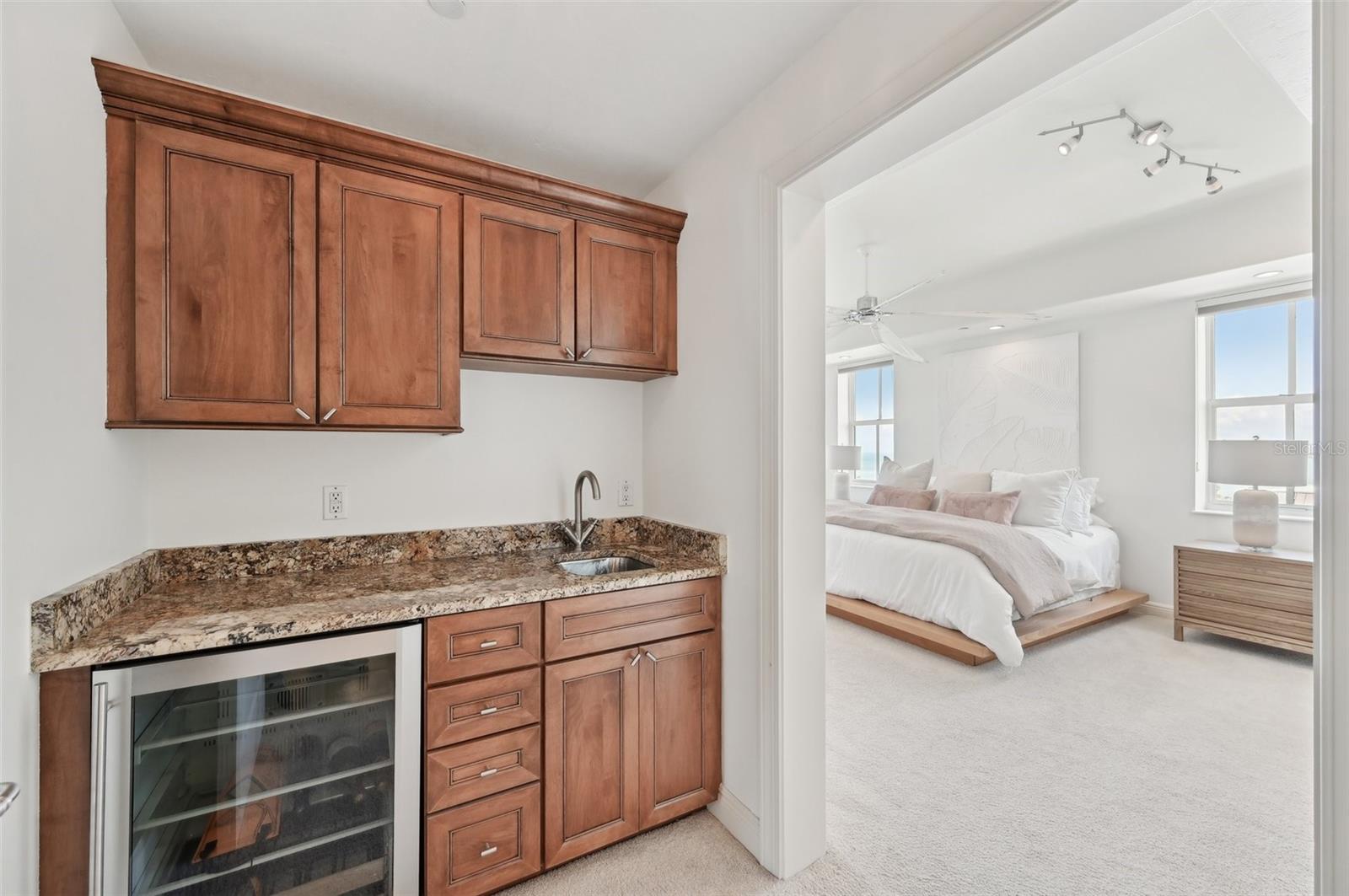 258 GOLDEN GATE PT #801