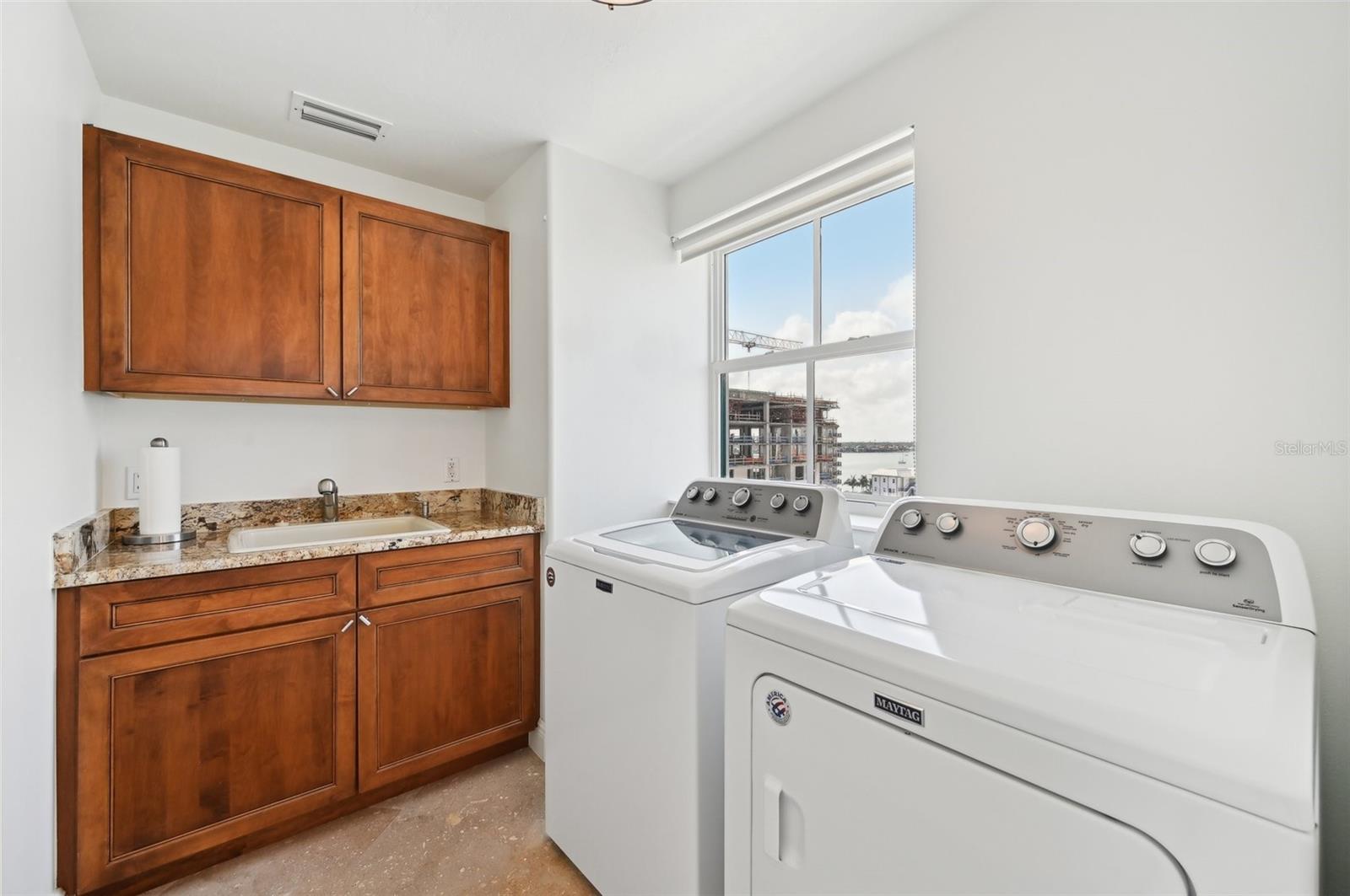 258 GOLDEN GATE PT #801