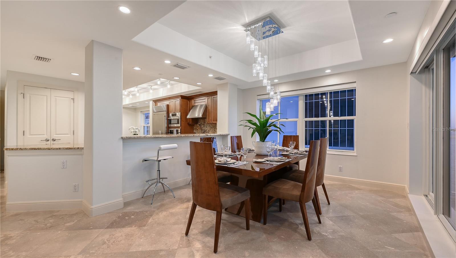 258 GOLDEN GATE PT #801