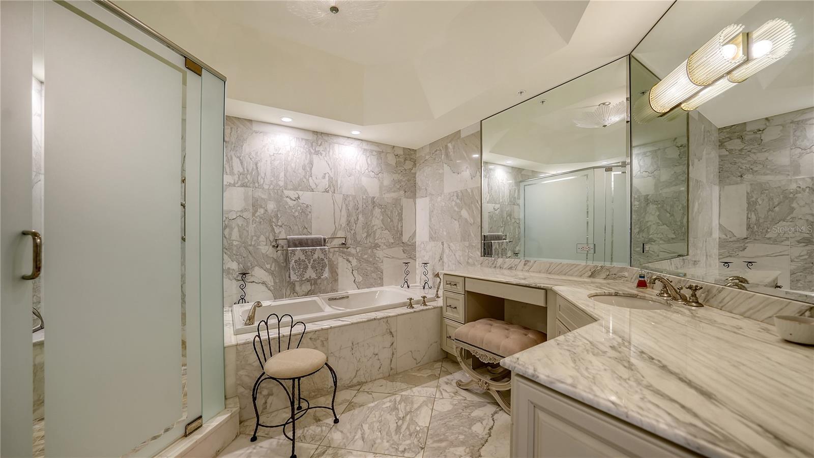 435 L AMBIANCE DR #K506