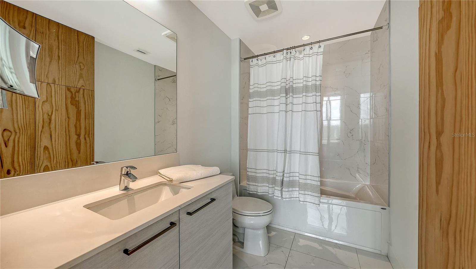 111 S PINEAPPLE AVE #1103