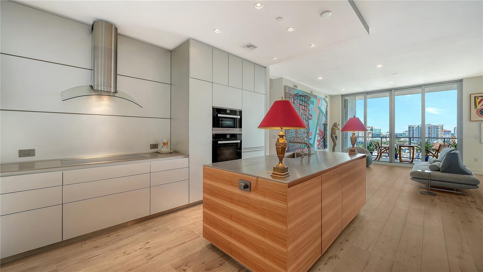 111 S PINEAPPLE AVE #1103