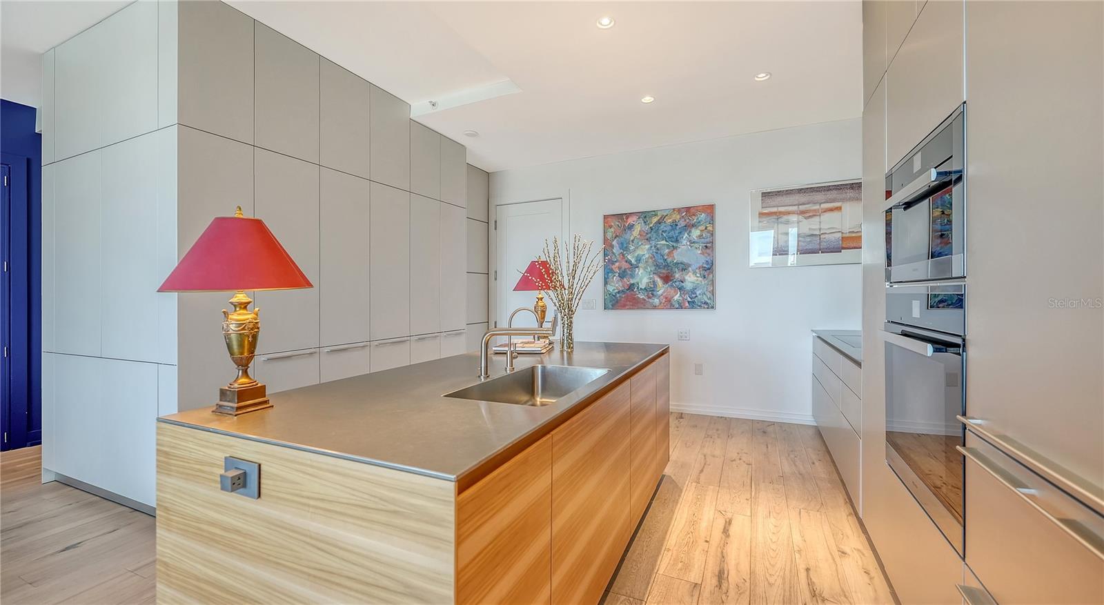 111 S PINEAPPLE AVE #1103