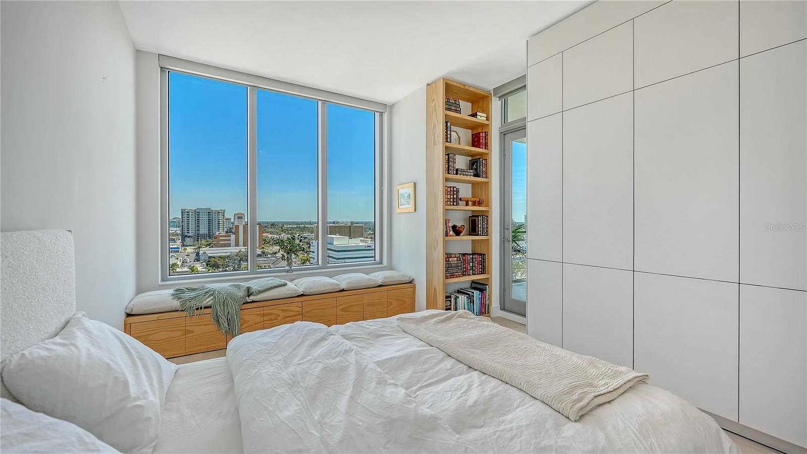 111 S PINEAPPLE AVE #1103