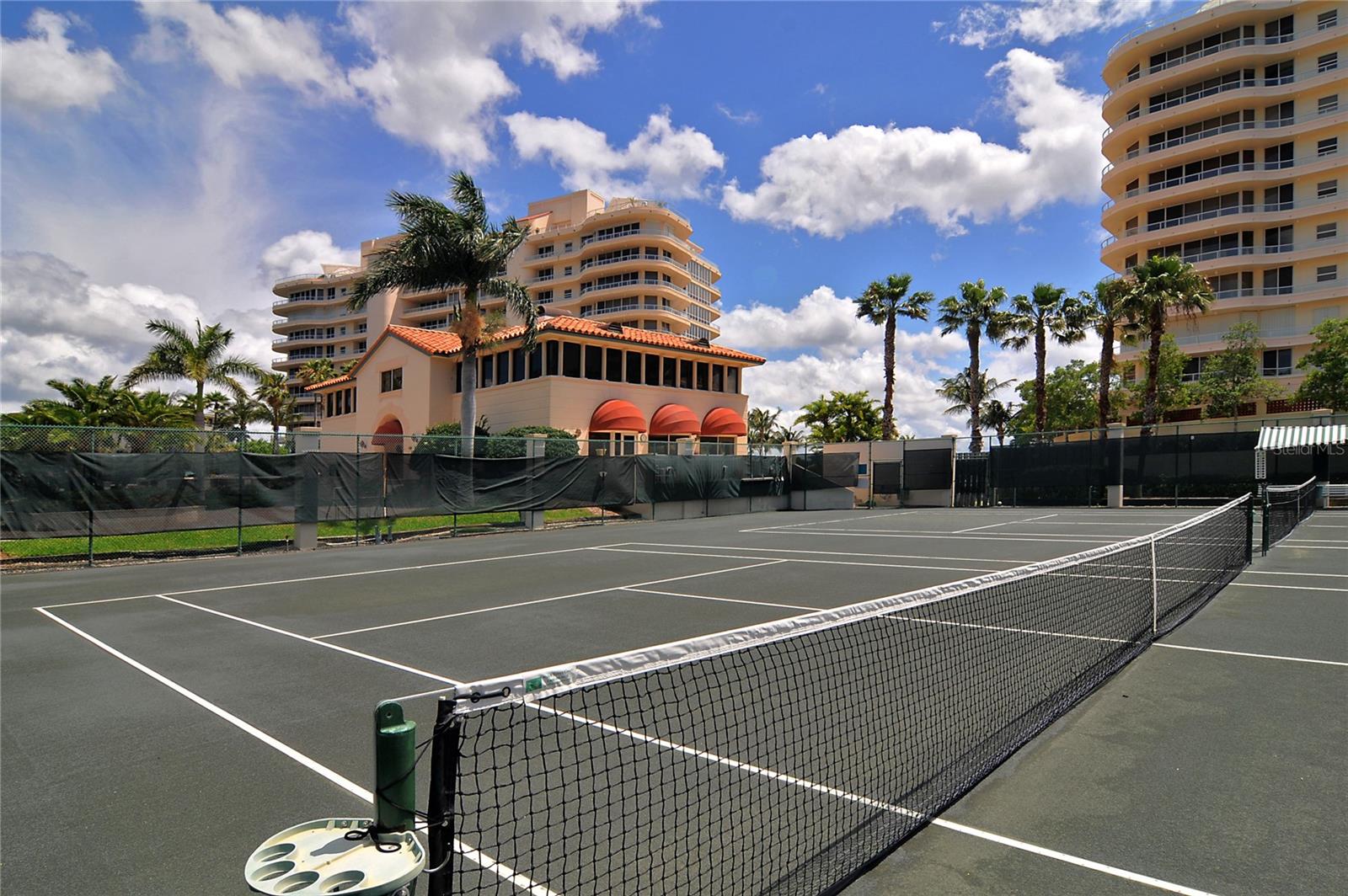 3080 GRAND BAY BLVD #516