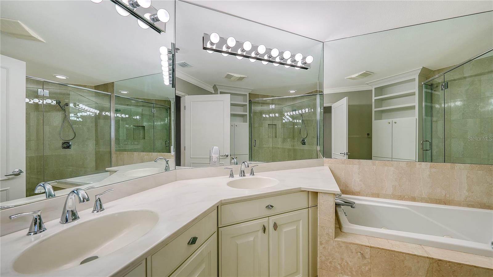 3080 GRAND BAY BLVD #516