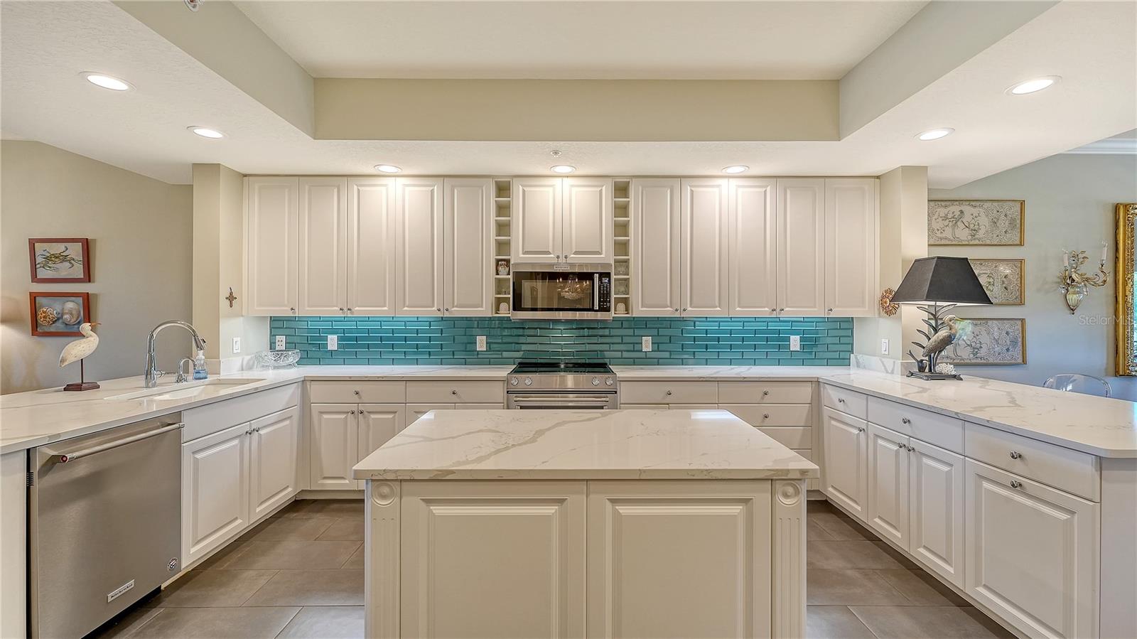 1308 OLD STICKNEY POINT RD #W23