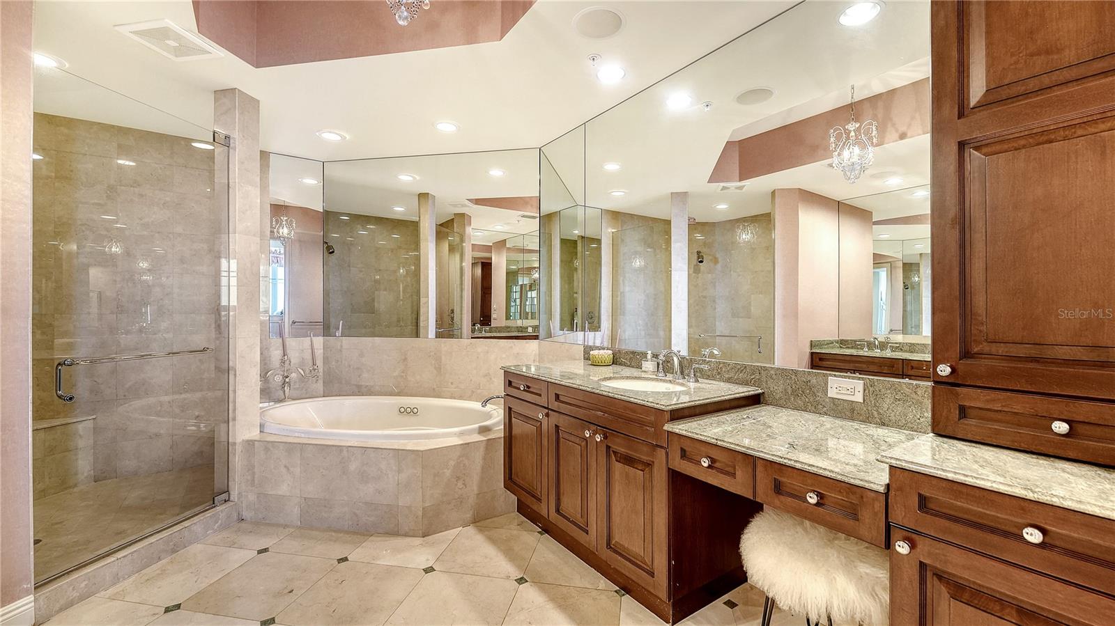 1300 BENJAMIN FRANKLIN DR #505