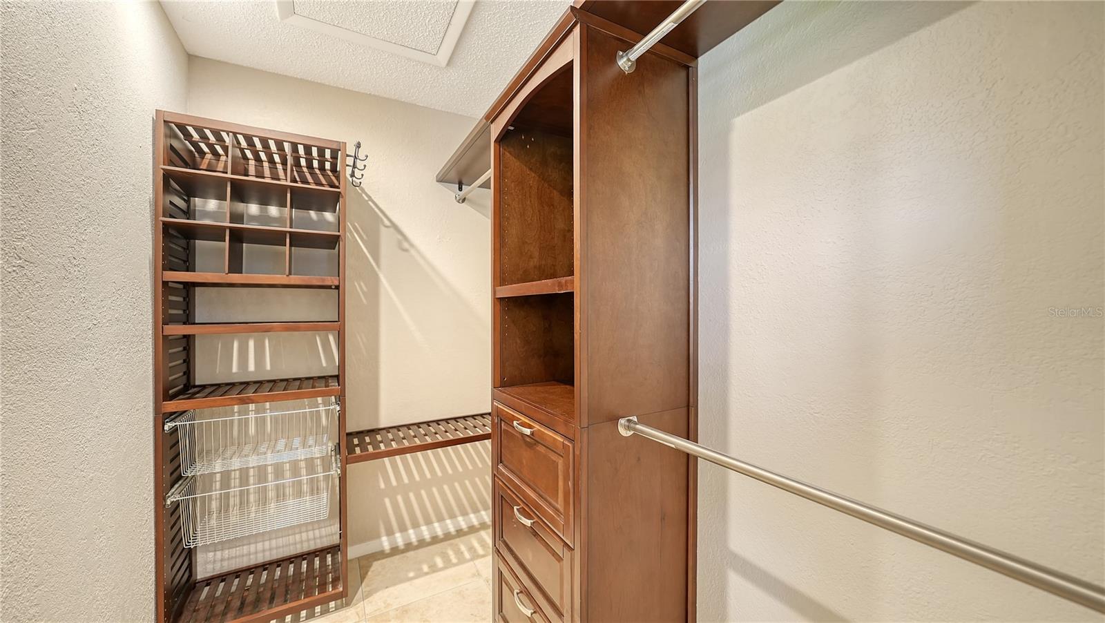 631 N ORANGE AVE #208