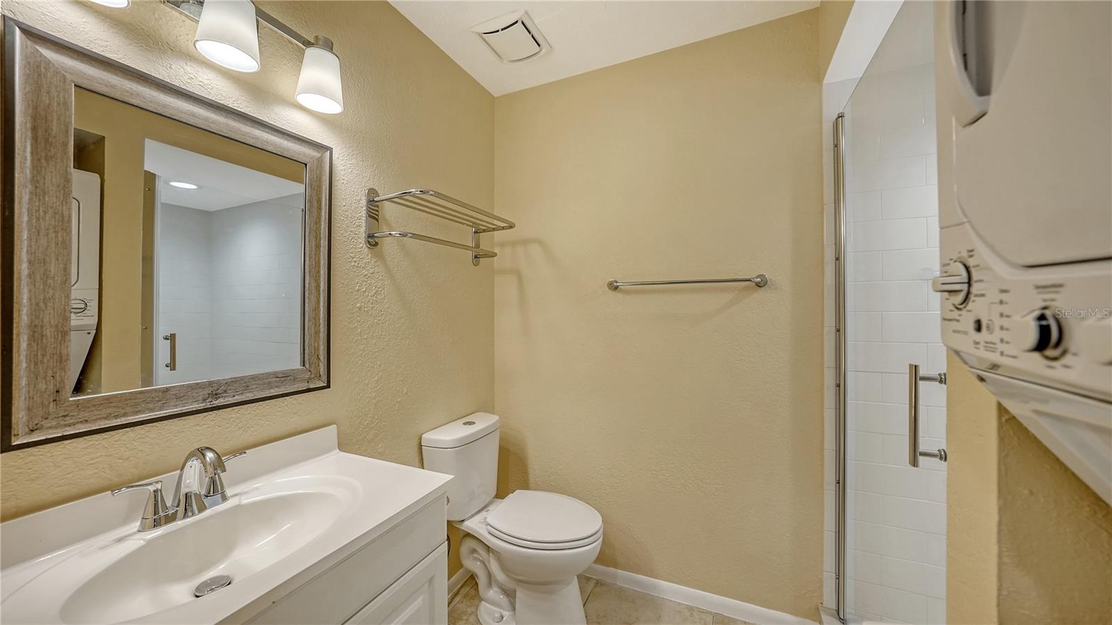 631 N ORANGE AVE #208