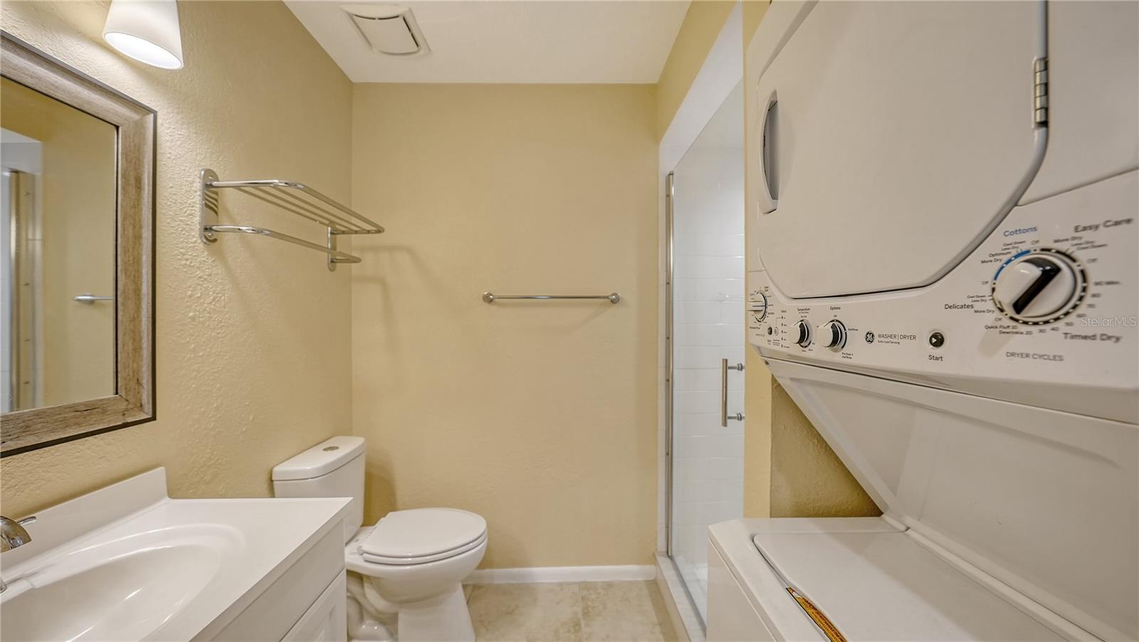 631 N ORANGE AVE #208