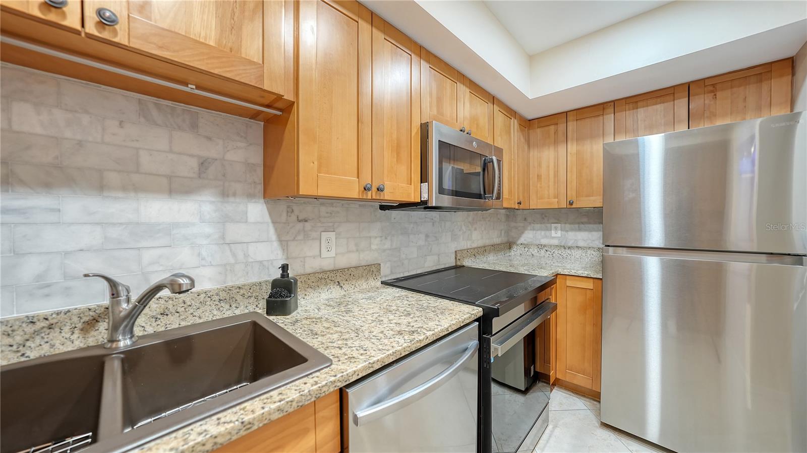 631 N ORANGE AVE #208