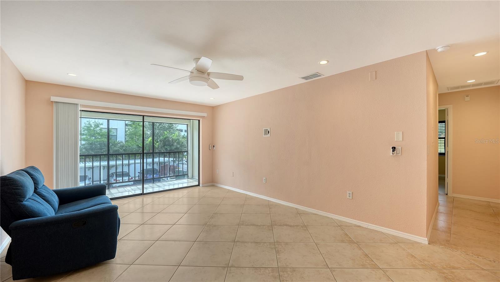 631 N ORANGE AVE #208