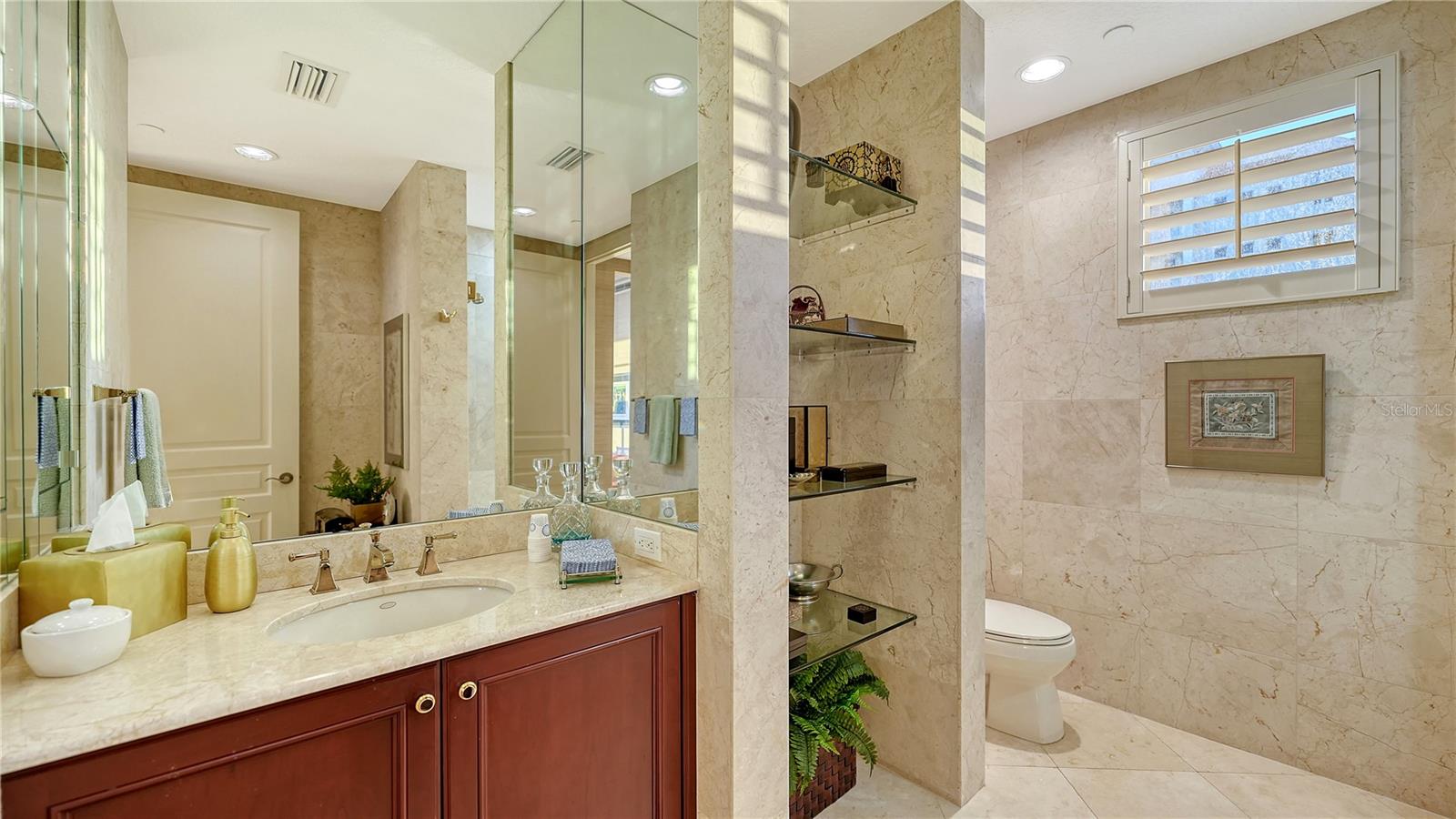 2050 BENJAMIN FRANKLIN DR #B704