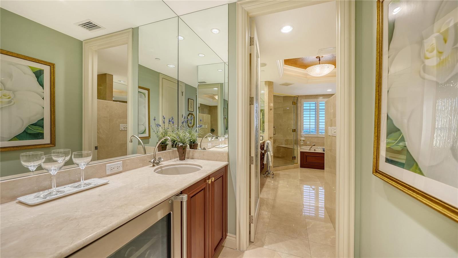 2050 BENJAMIN FRANKLIN DR #B704