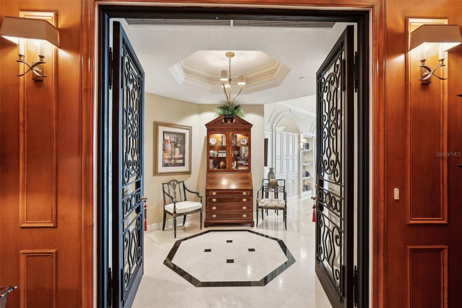 2050 BENJAMIN FRANKLIN DR #B704