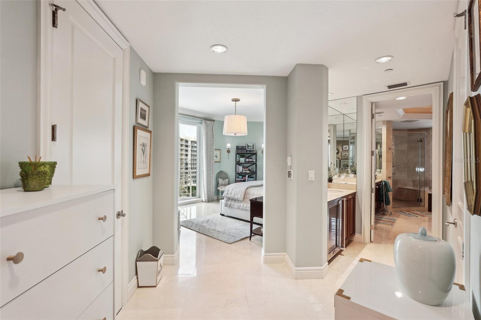 2050 BENJAMIN FRANKLIN DR #B704