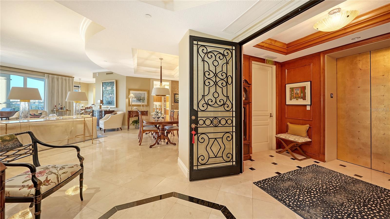 2050 BENJAMIN FRANKLIN DR #B704