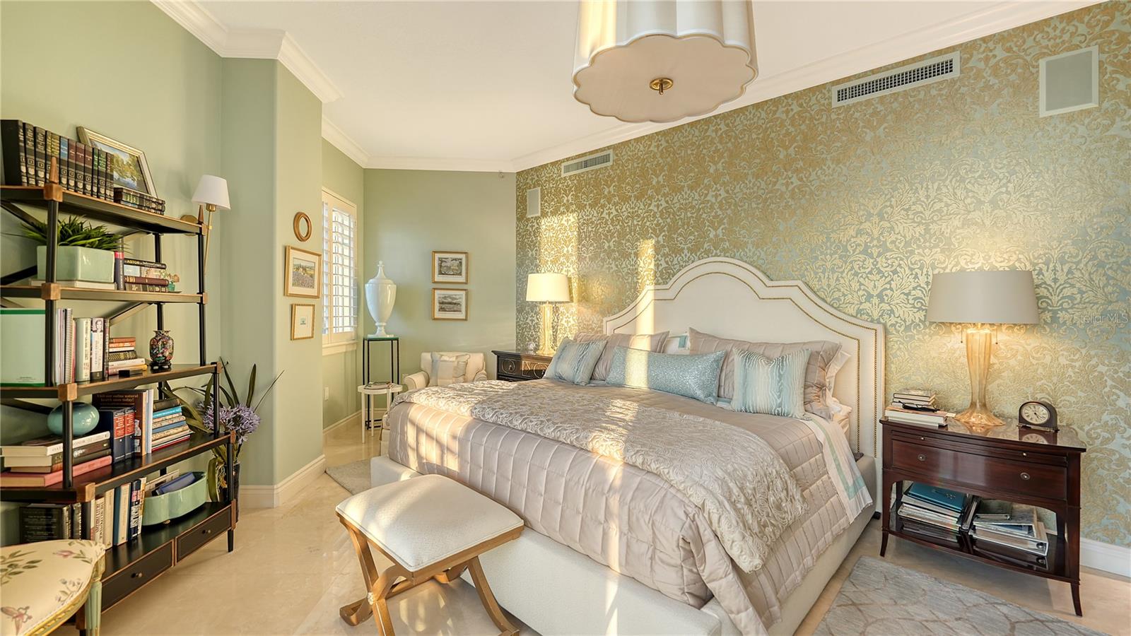 2050 BENJAMIN FRANKLIN DR #B704