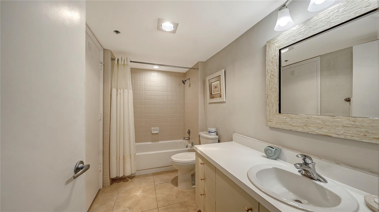 1125 GULF OF MEXICO DR #101