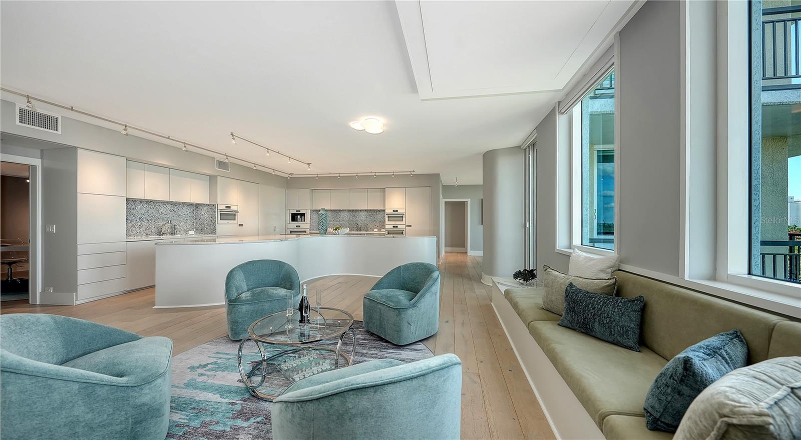 800 N TAMIAMI TRL #505/507