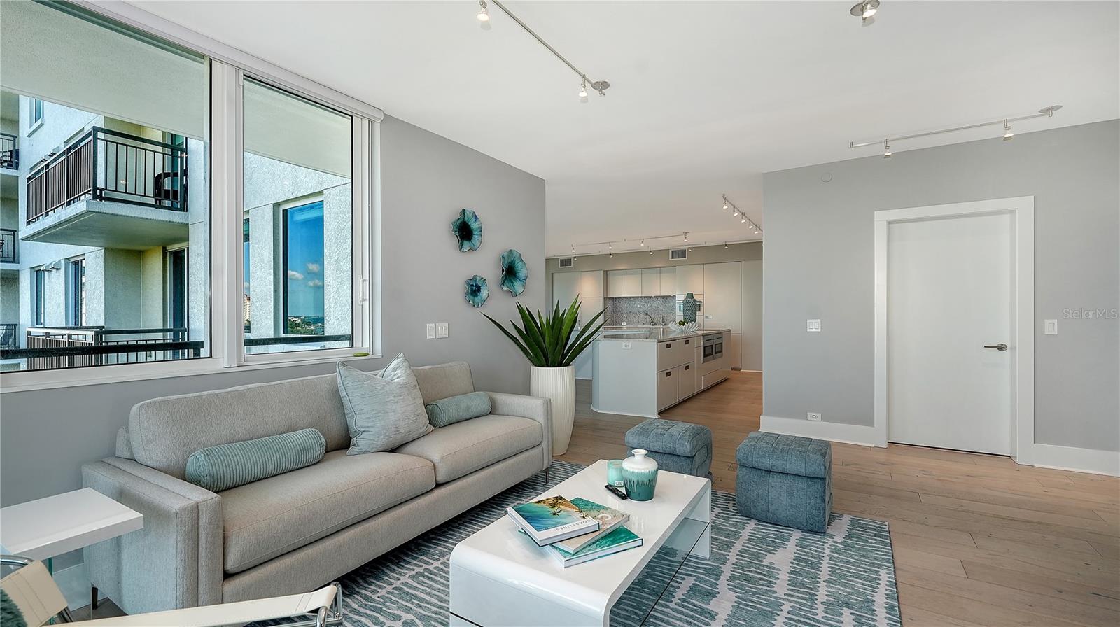 800 N TAMIAMI TRL #505/507