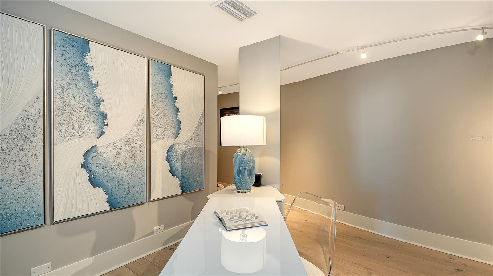 800 N TAMIAMI TRL #505/507