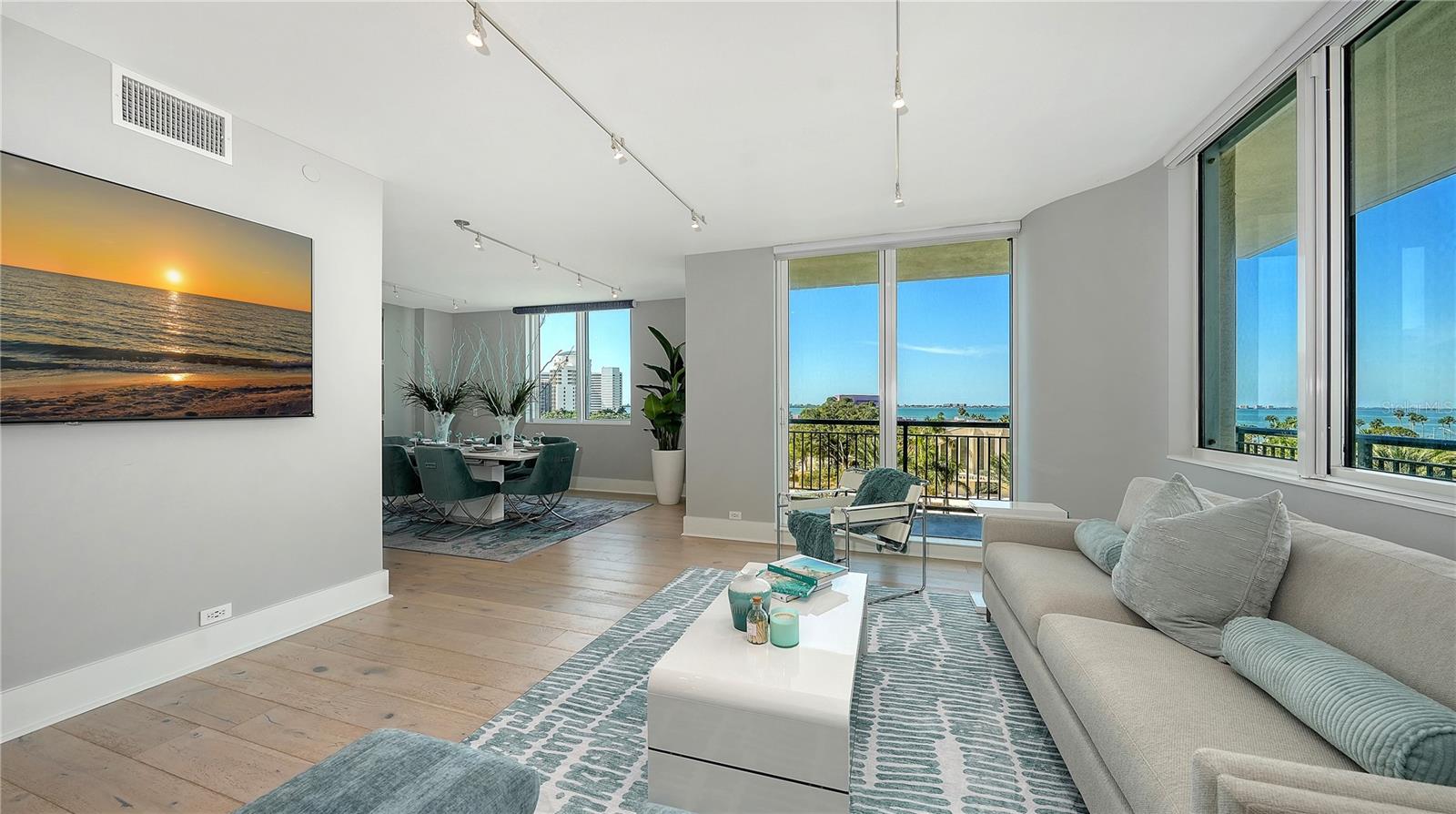 800 N TAMIAMI TRL #505/507