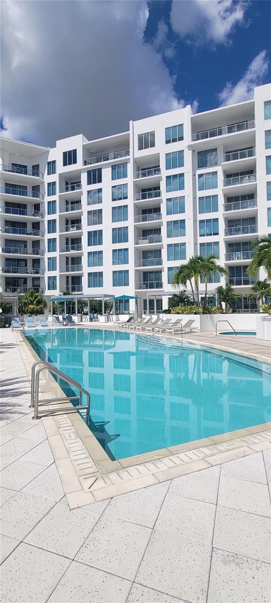 111 PINEAPPLE AVE S #1002