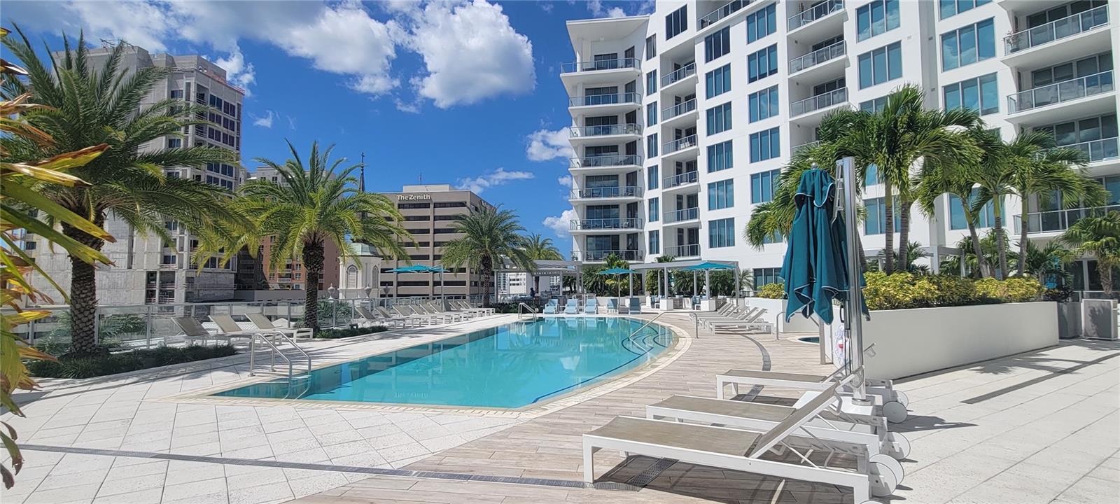 111 PINEAPPLE AVE S #1002