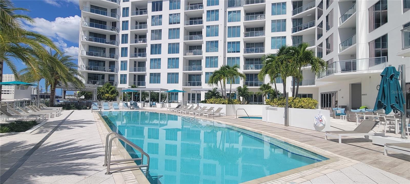 111 PINEAPPLE AVE S #1002