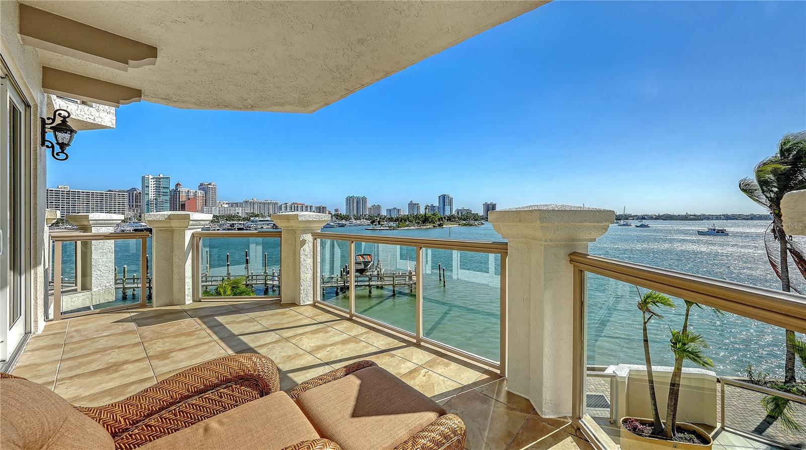 464 GOLDEN GATE PT #304