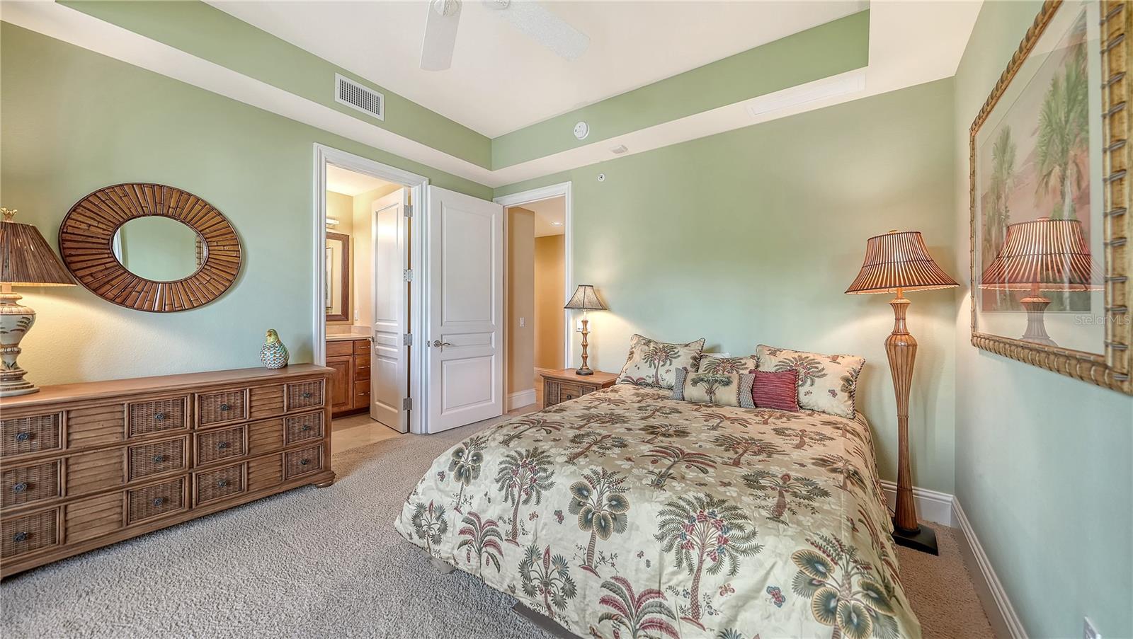 464 GOLDEN GATE PT #304