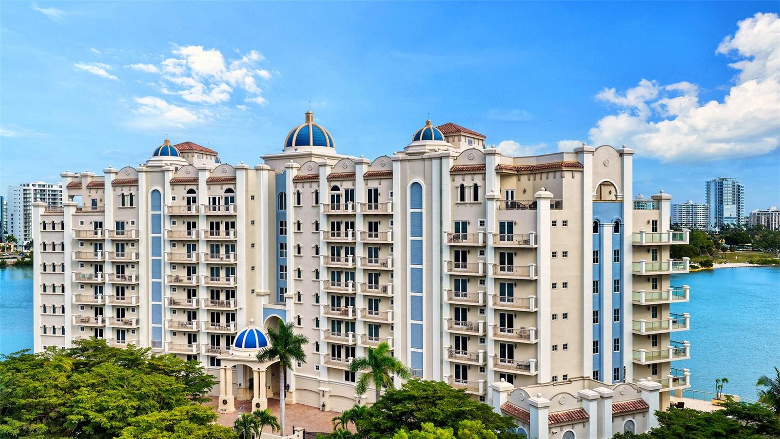 464 GOLDEN GATE PT #304