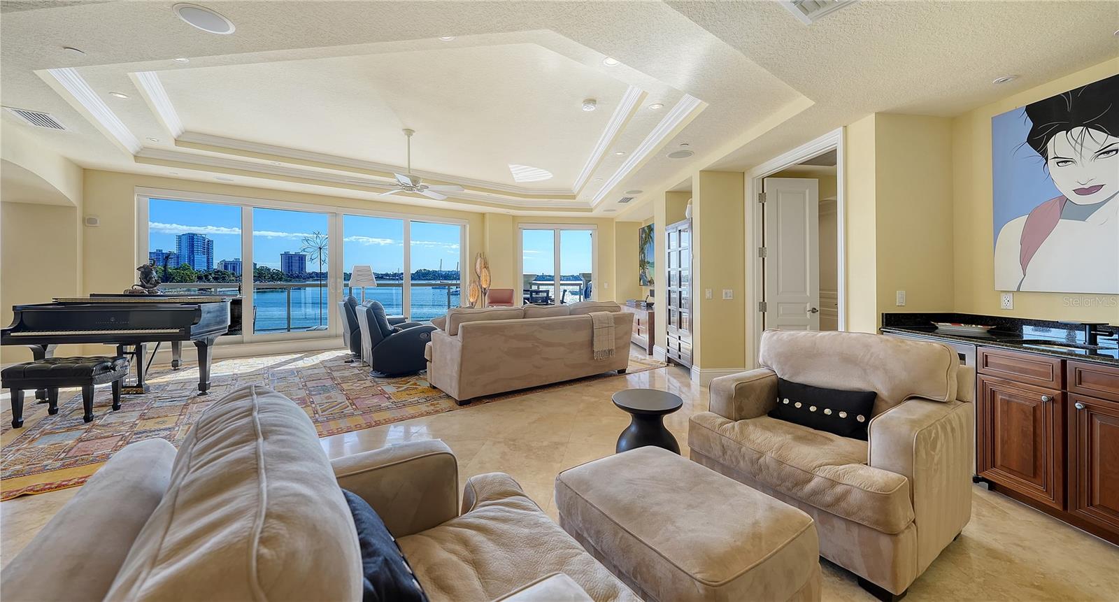 464 GOLDEN GATE PT #304