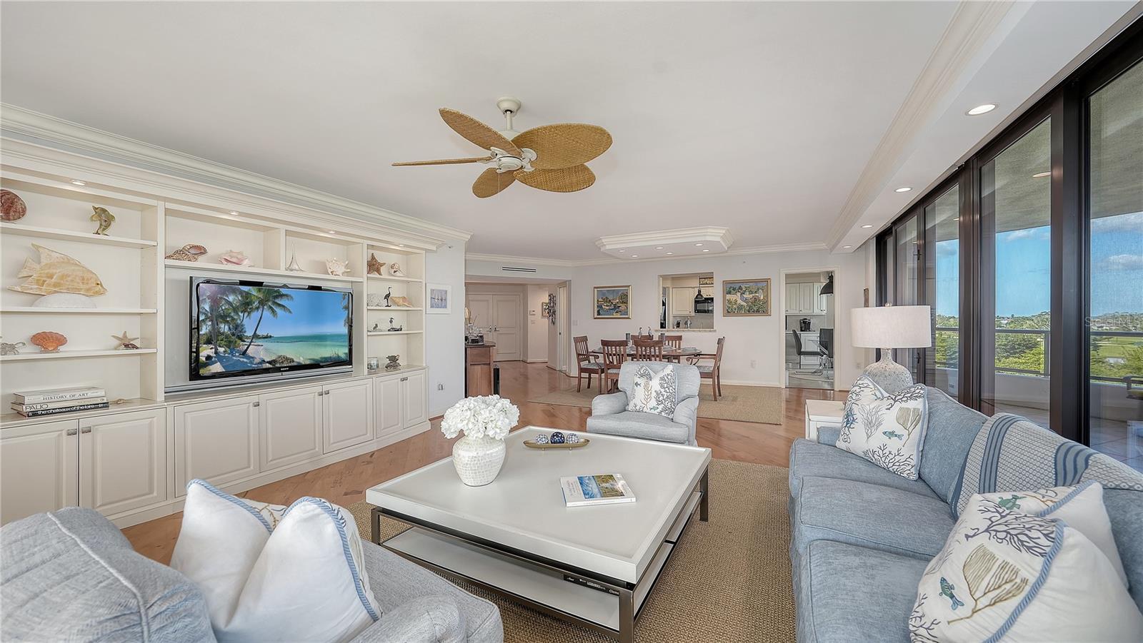 565 SANCTUARY DR #B506