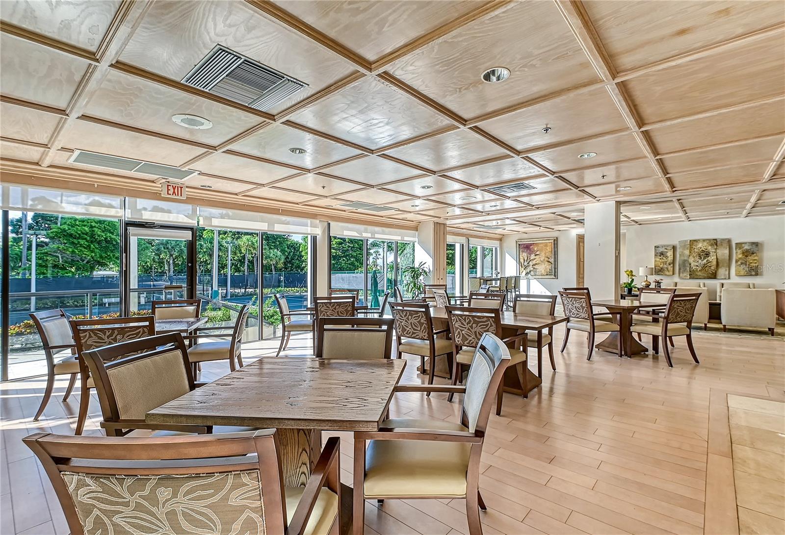 565 SANCTUARY DR #B506