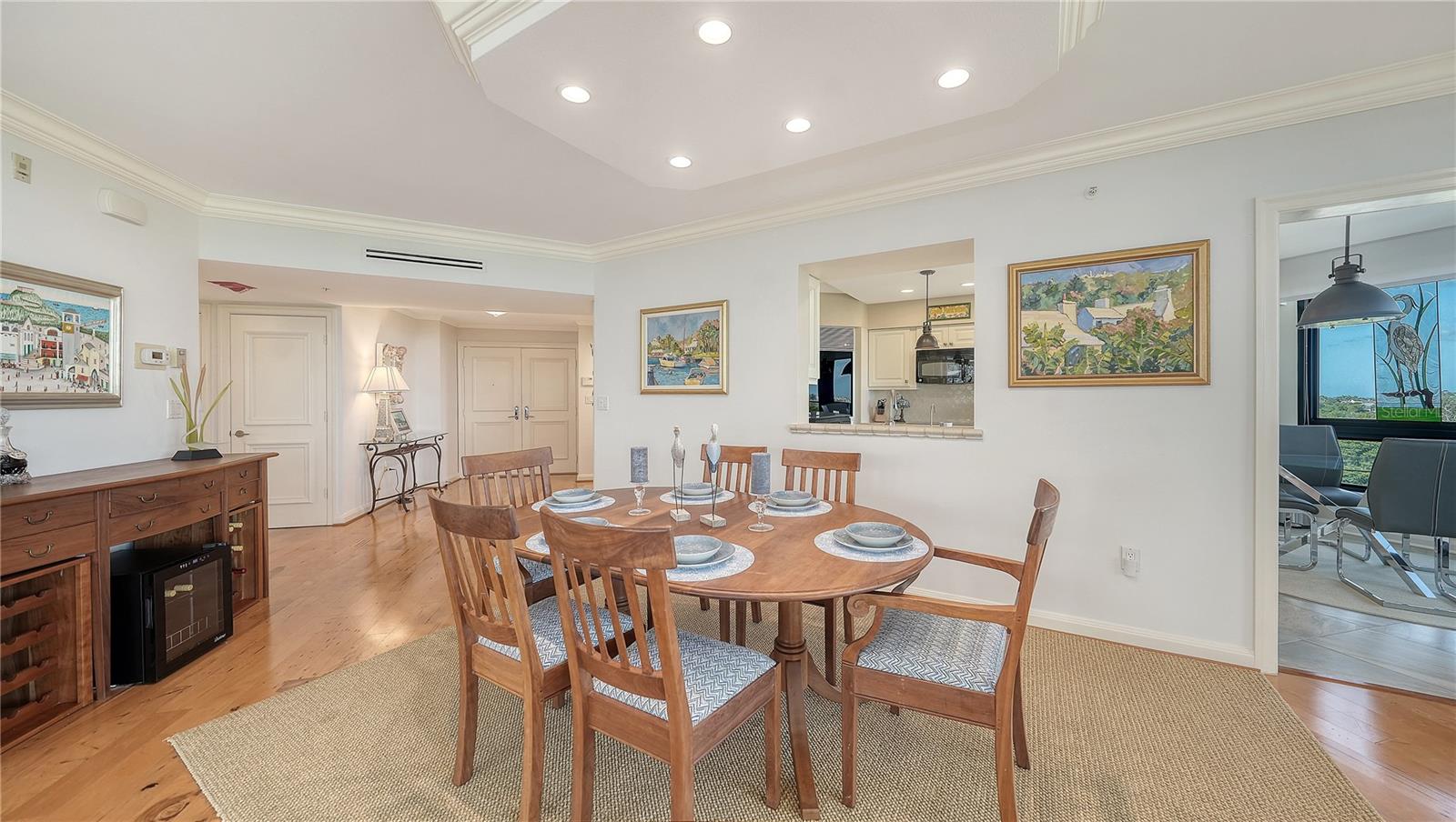 565 SANCTUARY DR #B506